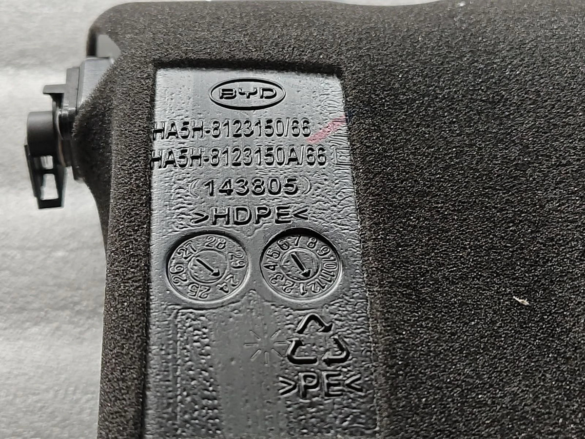 Armaturenbrett-Luftkanal Mittelausströmer für BYD Qin PLUS DM-i, OE 14938716-00, HA5H-8123150 - EVParto (weitere Ansichten)