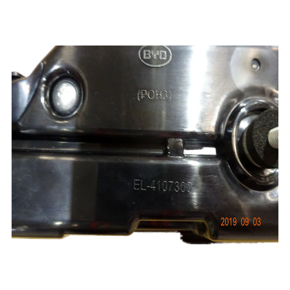 Heckleuchte, Mitte für BYD e2, OE 12580951-00, EL-4107300 - EVParto (weitere Ansichten)
