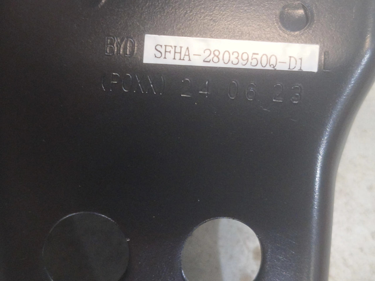 Front Bumper Left Mounting Bracket for Fangchengbao Bao 5, OE 16228506-00, SFHA-2803950Q-D1 - EVParto (additional views)
