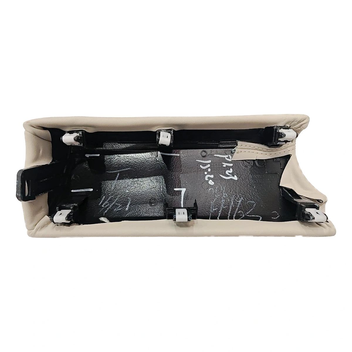 Untere Armaturenbrett-Zierblende links (Beige) für BYD Qin PLUS, OE 15501582-00, HA5H-5306750A-00YBM - EVParto (weitere Ansichten)