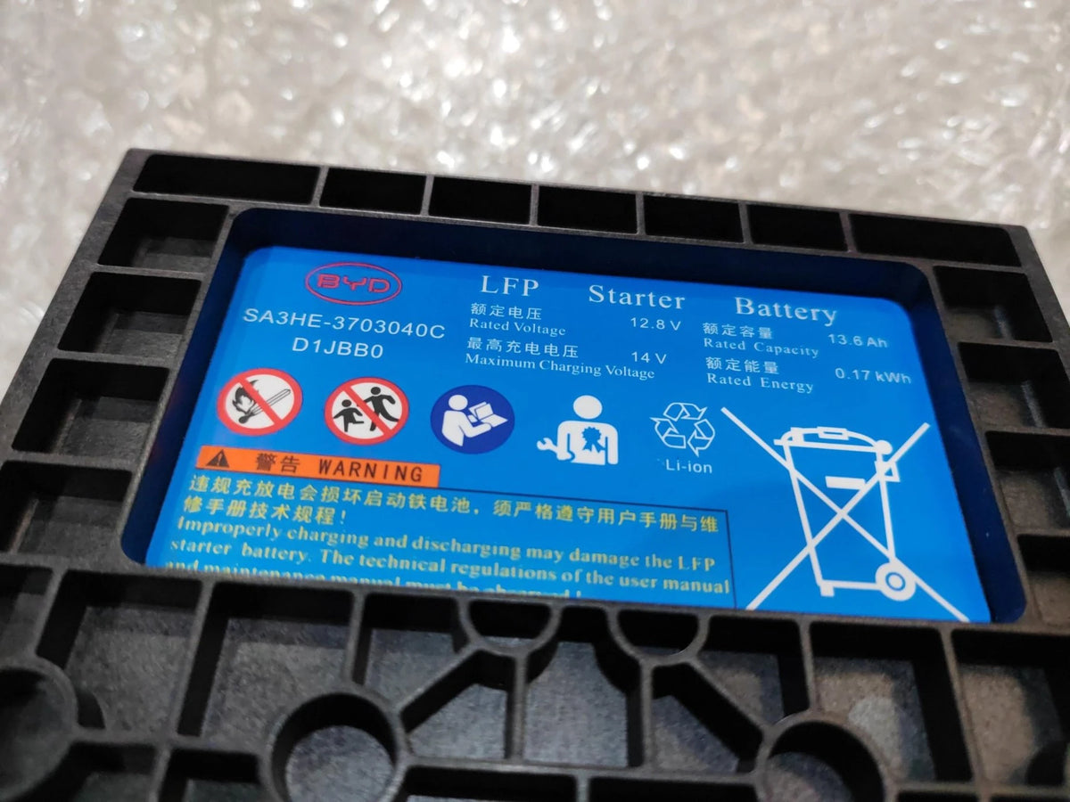 Batería de arranque LFP para BYD Xia y Song Pro DM-i, OE 13930025-00, SA3HE-3703040C - EVParto (otras vistas)