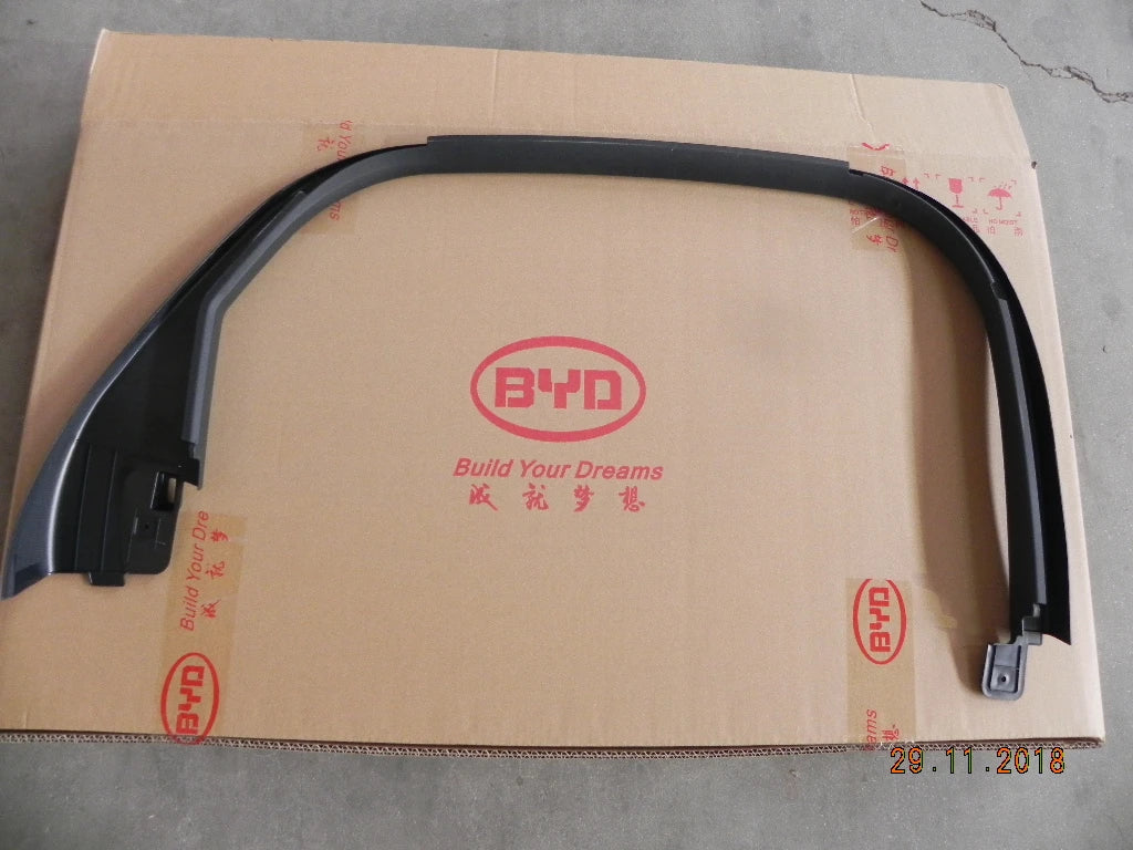 Rear Door Window Frame Trim (Right) for BYD Qin PLUS, OE 12216845-00, HAD-6202521 - EVParto (additional views)