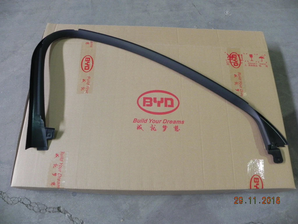 Fensterrahmen-Verkleidung vorne rechts für BYD Qin PLUS, OE 12216760-00, HAD-6102521 - EVParto (weitere Ansichten)
