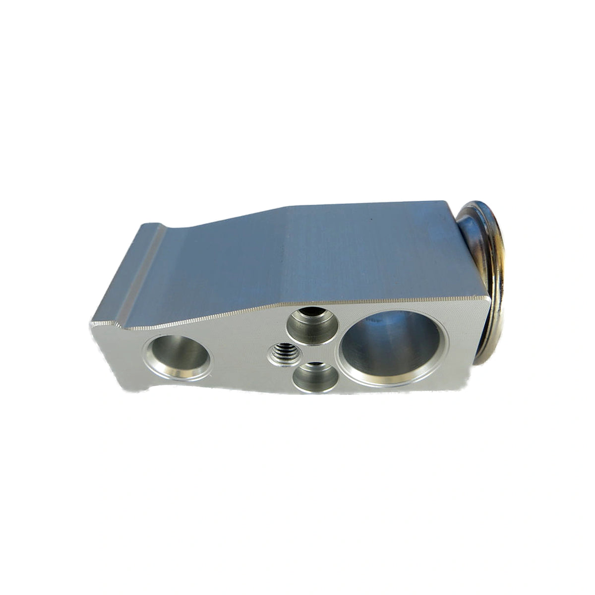 Thermal Expansion Valve for BYD New e6 & Tang DM-i, OE 12138265-00, e6H-8106100 - EVParto (additional views)