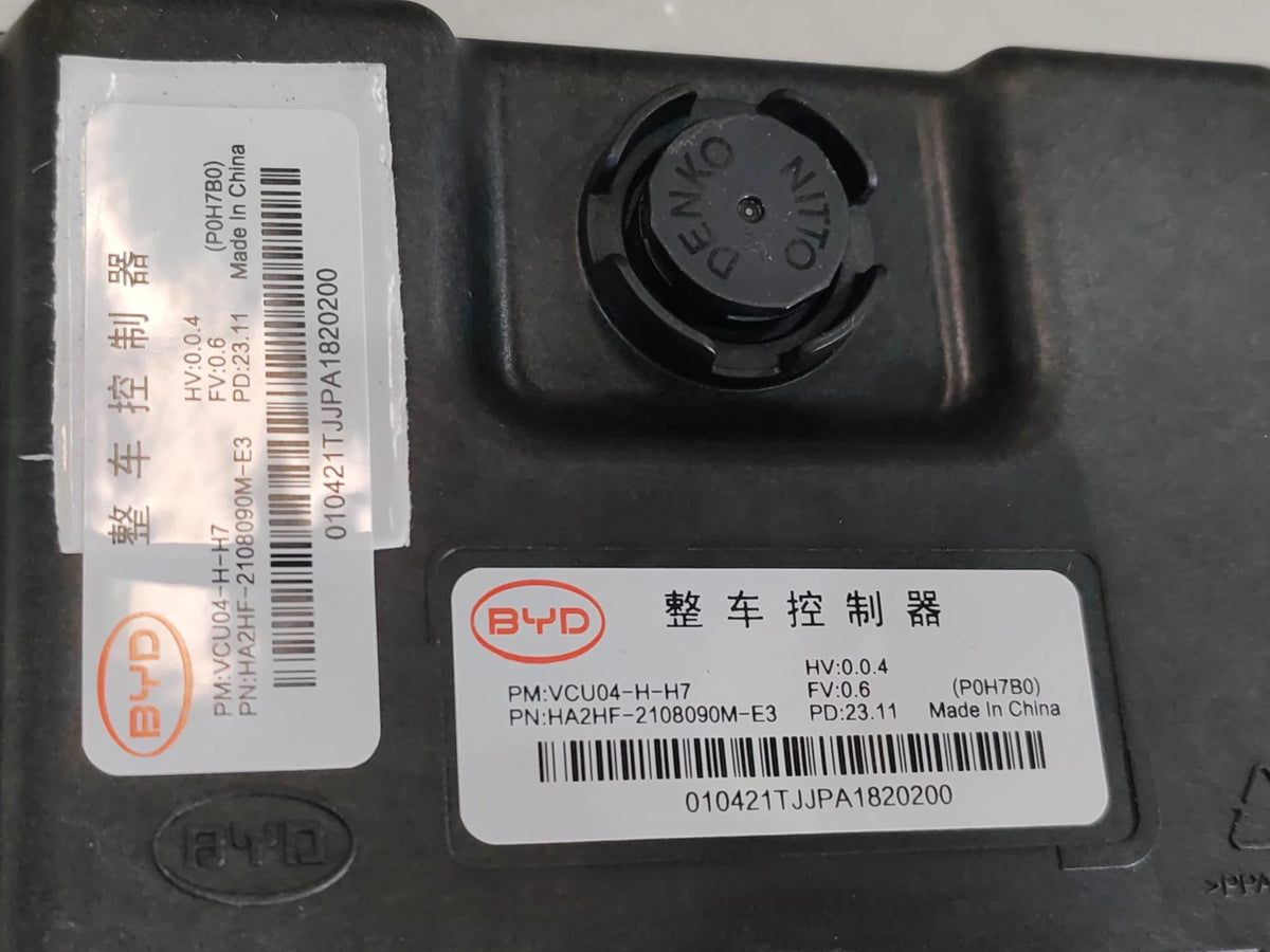 Fahrzeugsteuergerät (VCU) für BYD Qin PLUS DM-i, OE 14142148-00, HA2HF-2108090M-E3 - EVParto (weitere Ansichten)